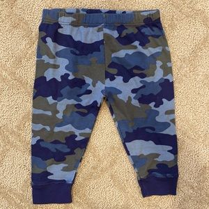(🦊 2/$4) 6-9mo Blue Camo pants